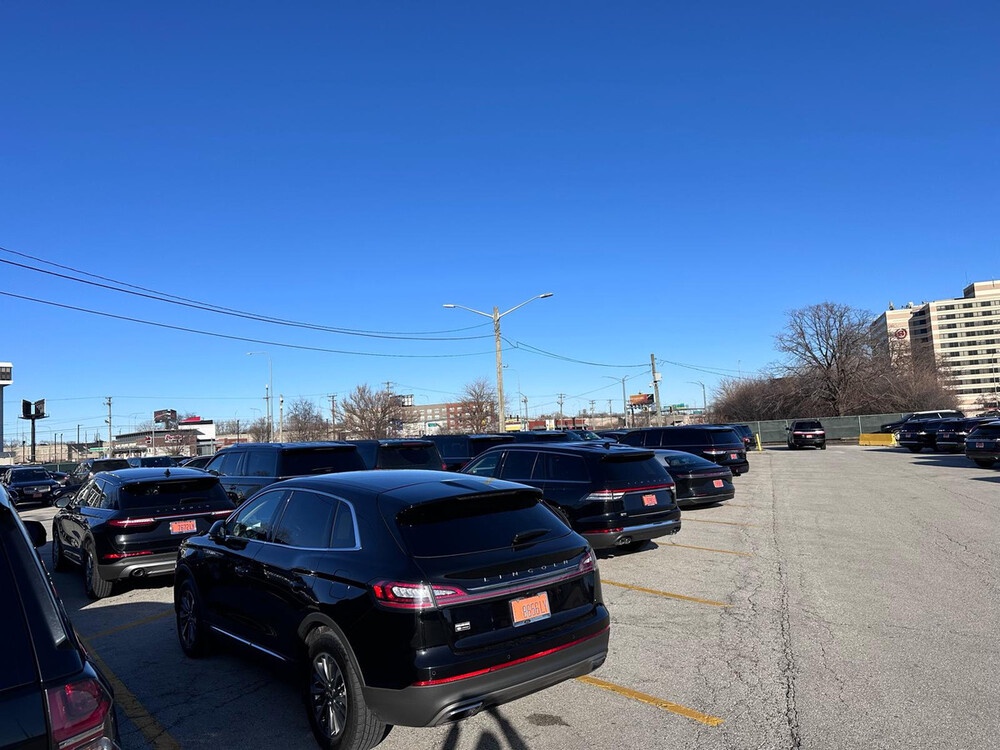 Navigate Chicagoland in Style and Comfort: Your Guide to Car Services in Chicago, IL