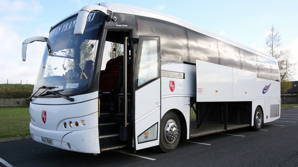 Beyond the Classics: Modern Coach Hire Oxford Experiences