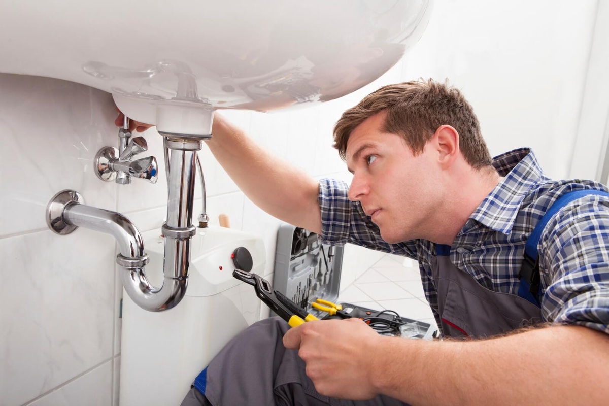 Mastering Plumbing Emergencies: Expert Plumber Services in Burwood