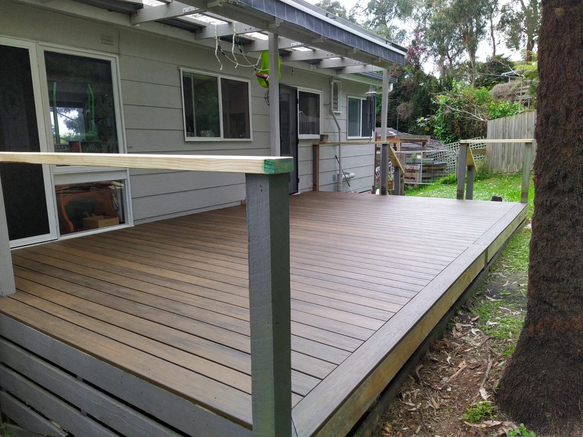 What are the components used in composite decking?