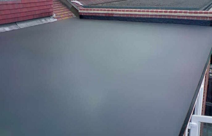 Benefits of Choosing Flat Roof Installation in USA