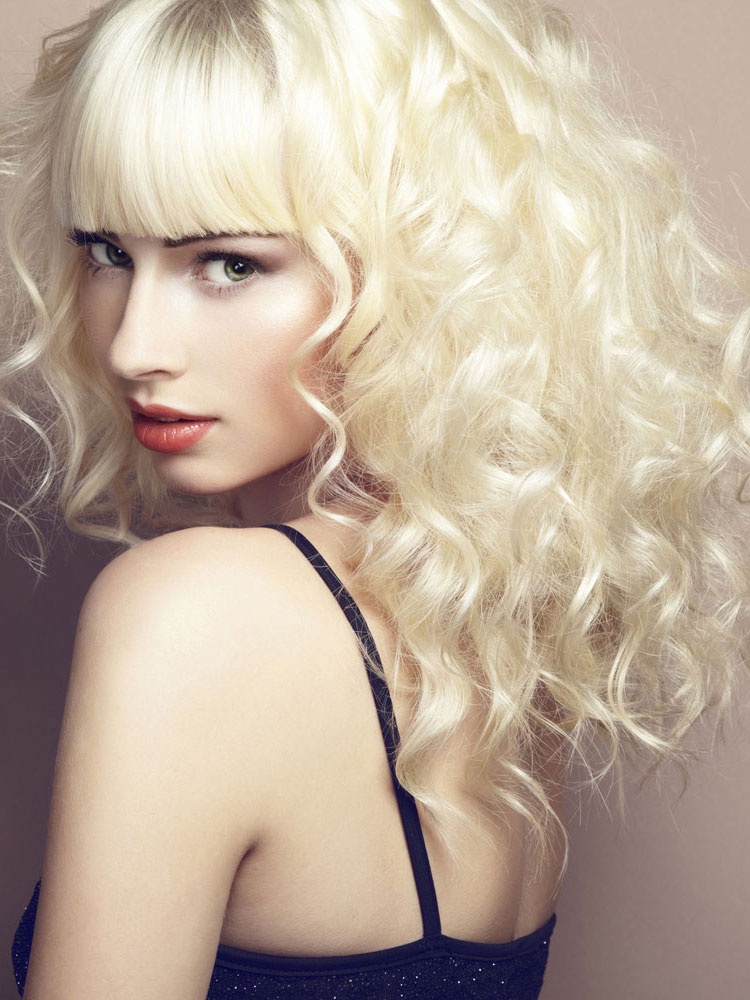 Step into the Spotlight: Command Attention with Stunning Synthetic Hair Wigs