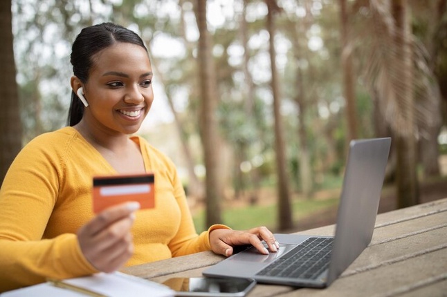 Accessing Financial Solutions: Exploring Online Loans in South Africa