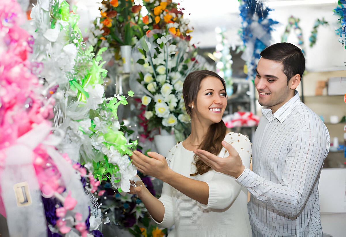 10 Ideas for Decorating a Flower Stand