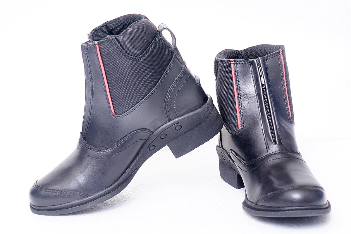 Beyond the Saddle: Everyday Versatility of Horse Riding Boots