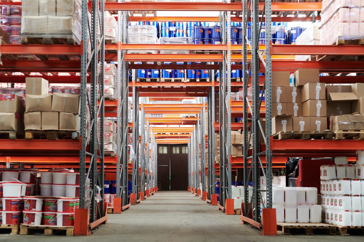 4 Signs Your Business Needs Warehousing Services: Let's Find Out