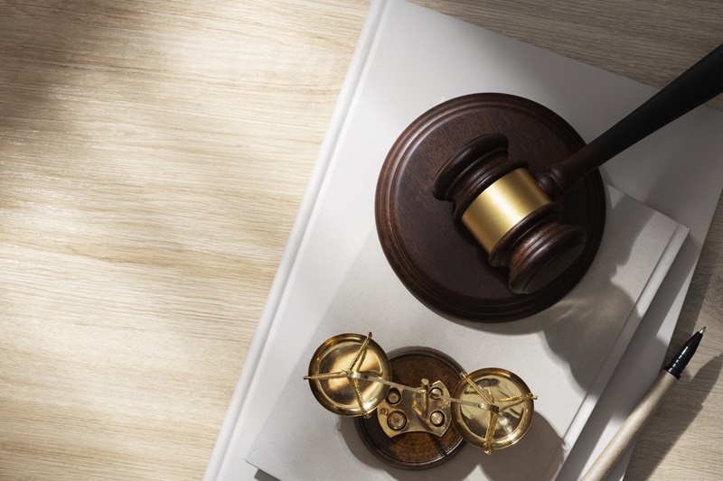 Know About the Role of a Criminal Lawyer to Avoid Undesirable Troubles