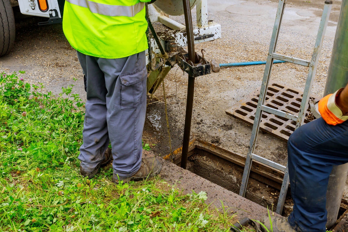 Mainline Sewer Repair Services: Ensuring Your Plumbing System Functions Properly