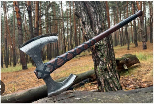 Crafting Viking Axes in the USA: Honoring Tradition with Modern Ingenuity