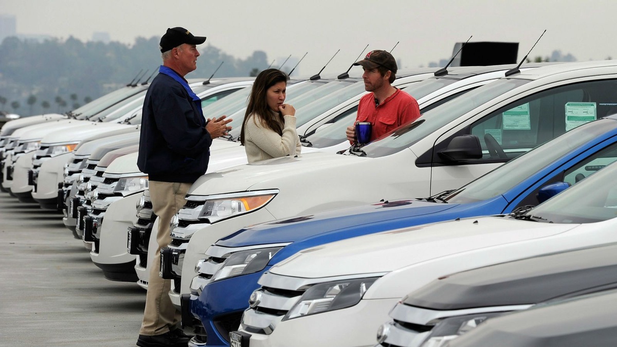 The Ins and Outs of Negotiating with Car Brokers