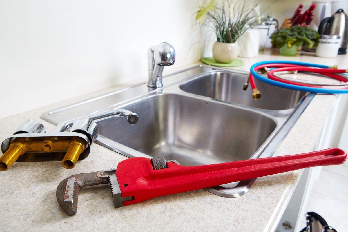 What Should You Expect from a First-Class Plumber Service in Ajax?