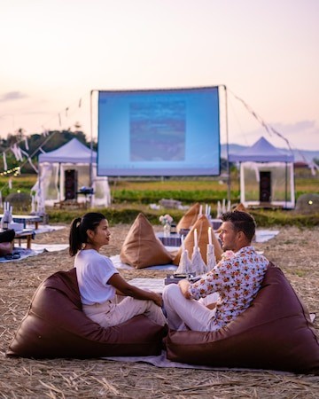 Explore The Convenience of Inflatable Movie Screen Rentals