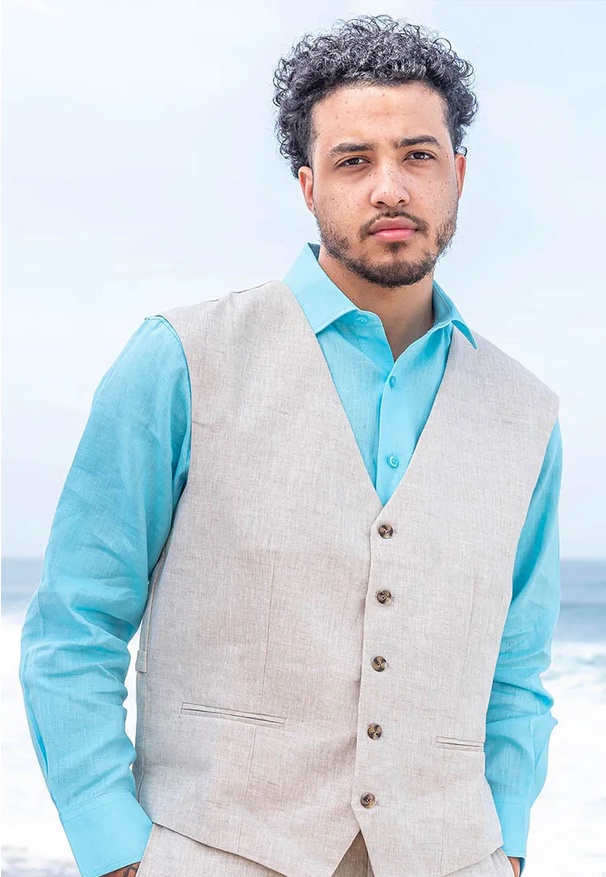 Suits That Suit the Setting: Beach Wedding Attire Ideas for Grooms