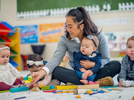 The Optimal Age for Enrolling Your Child in Montessori Daycare