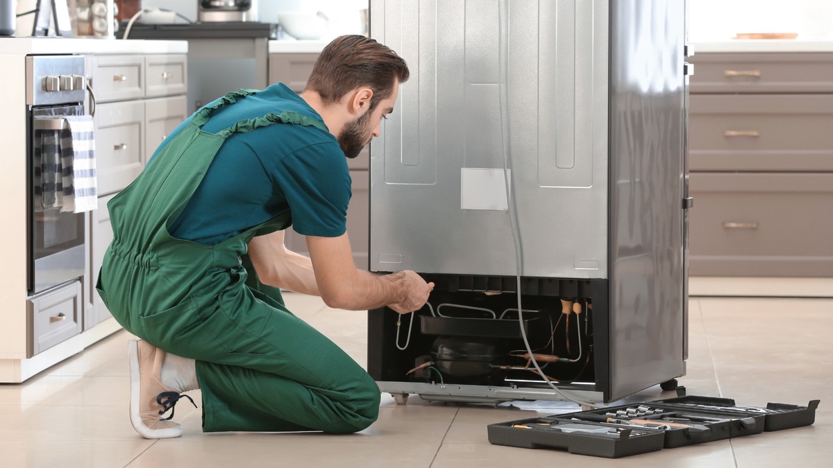 How to Choose a High-Quality Fridge Repair Technician in Dubai