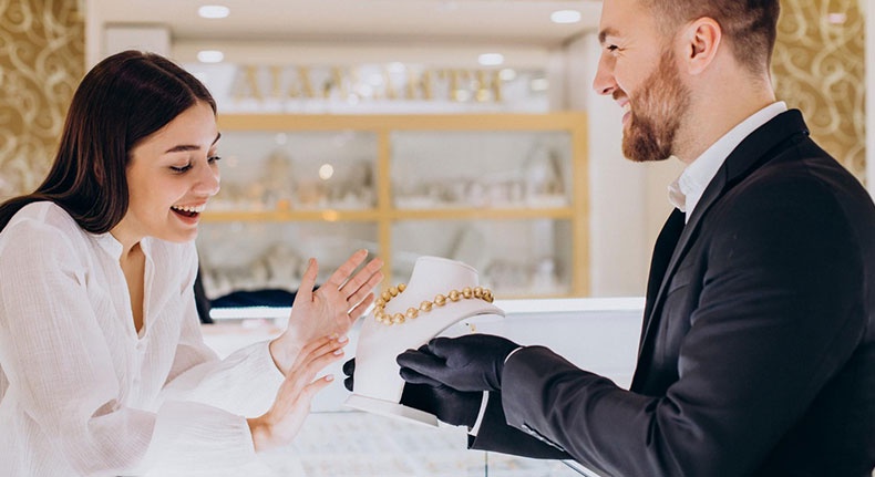 How Can Jewelry Management Software Increase Your Online Customers?