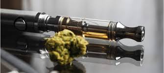What are the health risks associated with THC vape pens