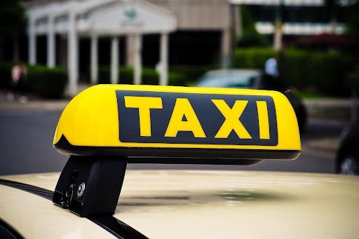 People Love Traveling with Taxis in Weybridge, Walton-on-Thames, and Hersham