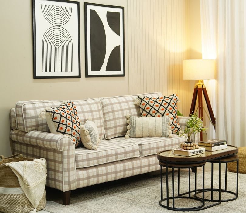 How to Arrange a Stylish Wooden Sofa Set in a Small Space