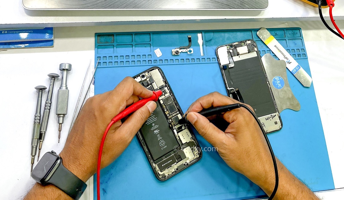 Where to Learn Mobile Repairing: Launching Your Career in Tech
