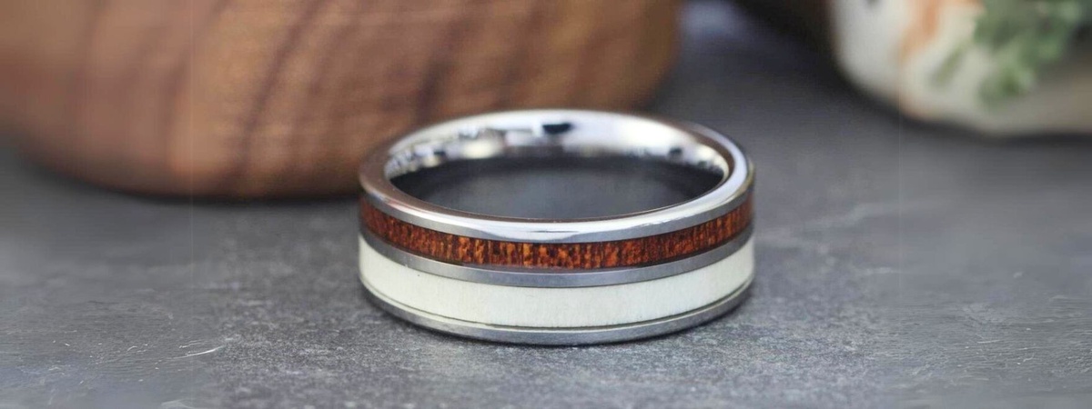 Unveiling the Timeless Elegance of Men's Wedding Bands: The Allure of Meteorite Rings