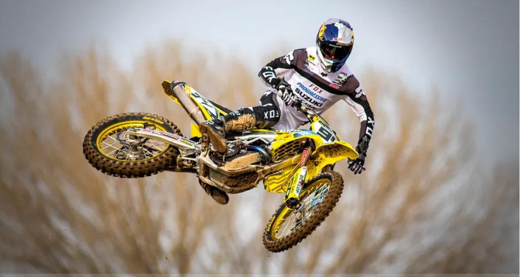 The Ultimate Guide to Finding Stunning Dirt Bike Wallpapers Online