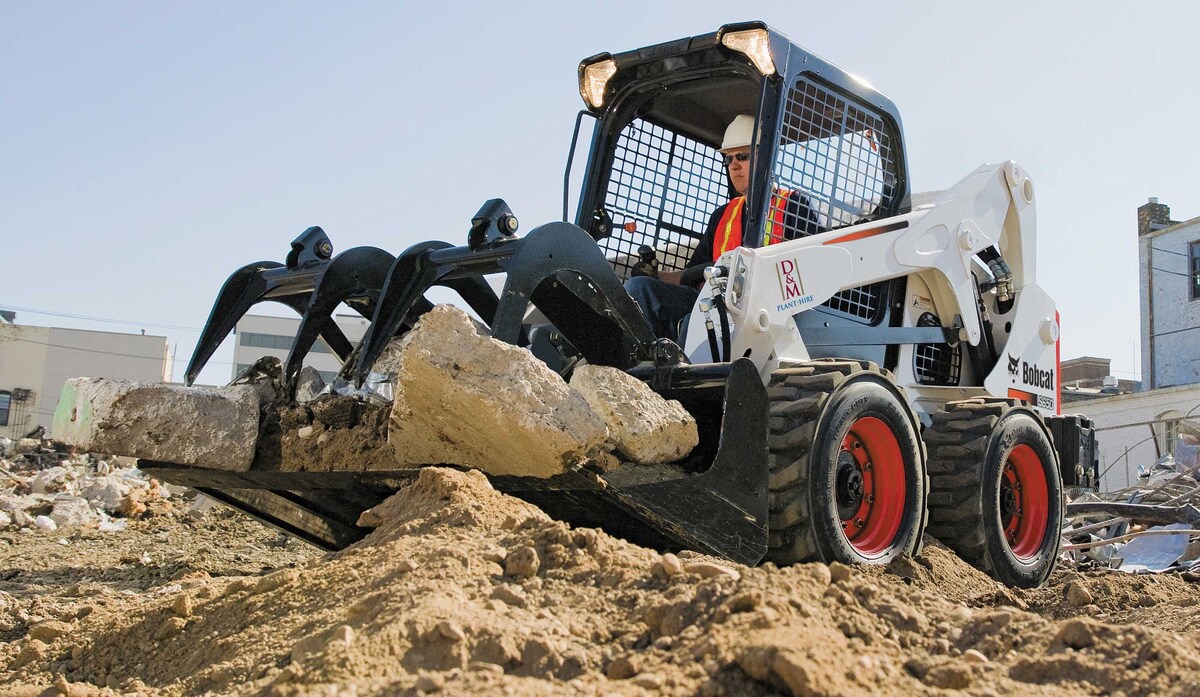 What to Expect When You Hire a Bobcat for the First Time?