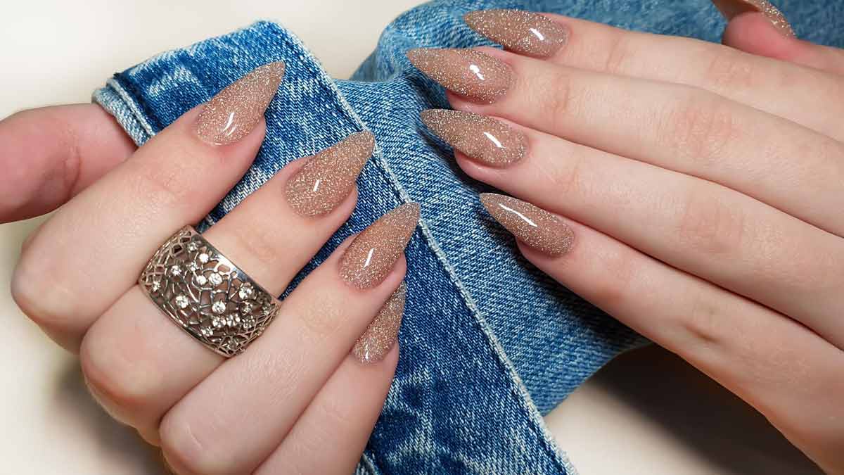 Trendy Nail Colors to Try in Mesa