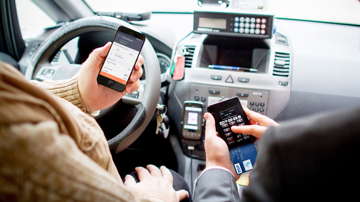 Enhancing Fleet Operations: 9 Ways Taxi Dispatch Software Revolutionizes the Industry