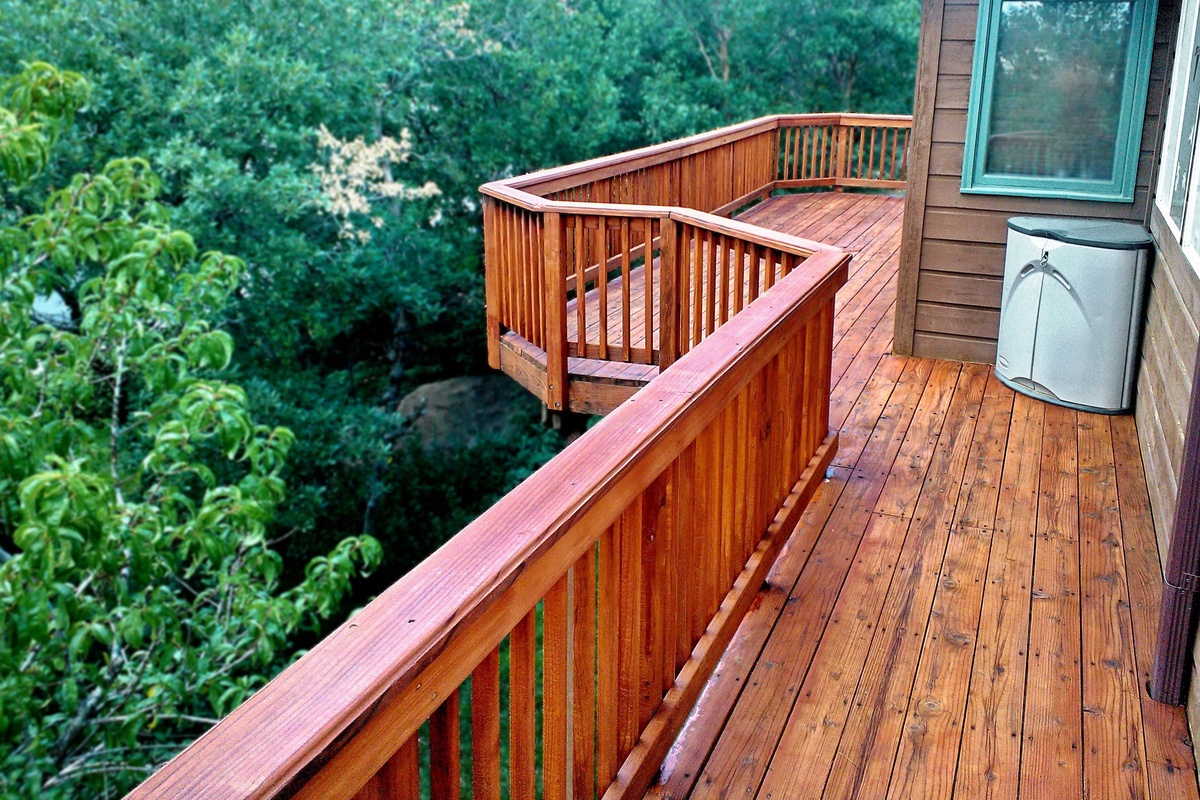 Professional Residential Deck and Fence Contractors Serving Seattle, WA