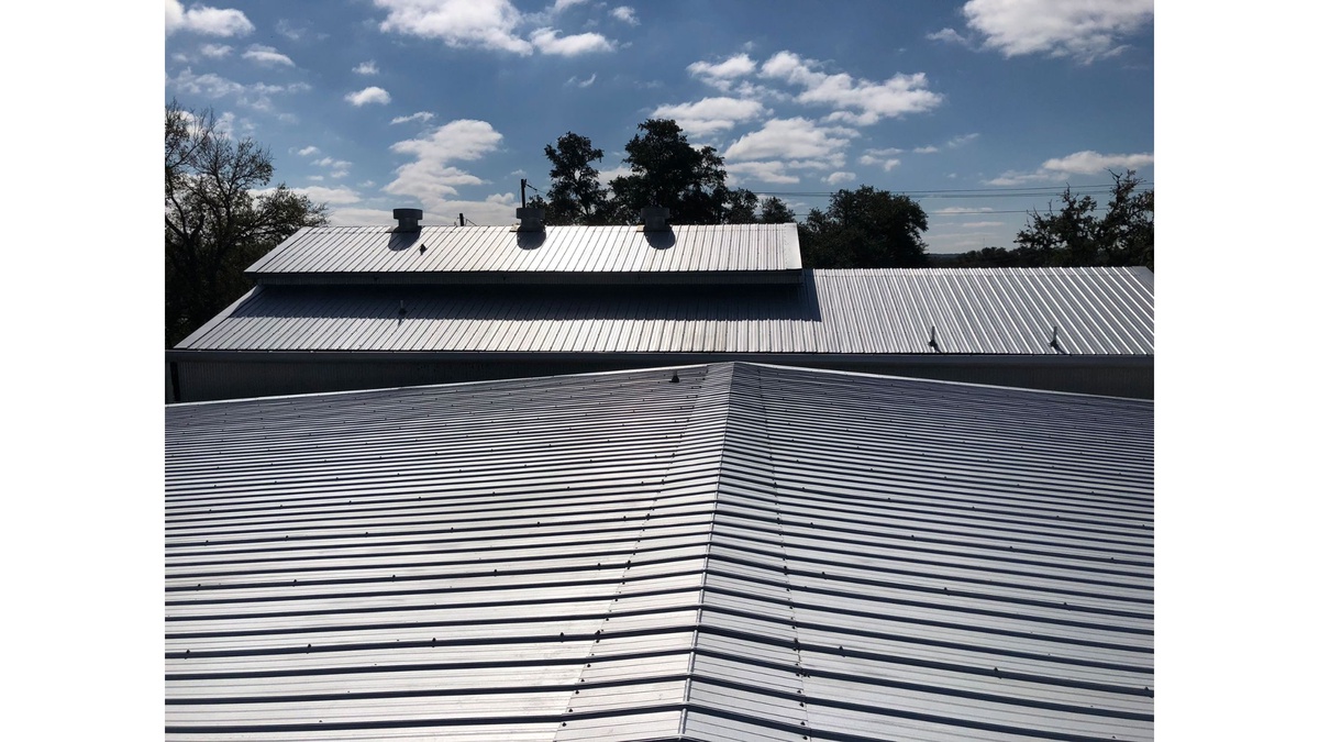 Common Mistakes To Avoid When Hiring a Commercial Roof Company In San Antonio