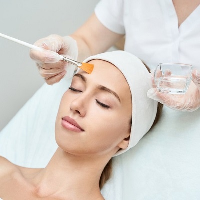 Unveiling the Magic of Chemical Peel Treatment: A Comprehensive Guide