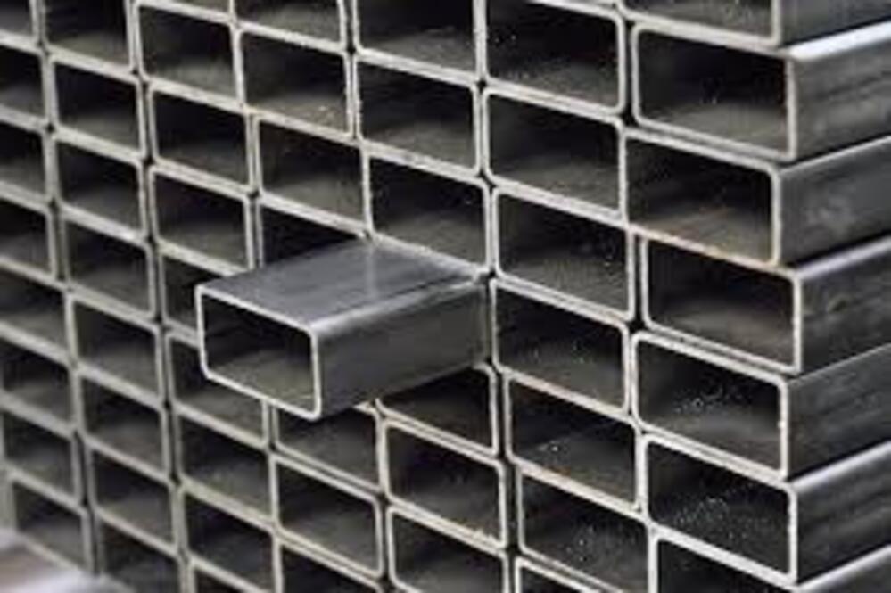 What is a precast concrete block in the UAE and its applications?
