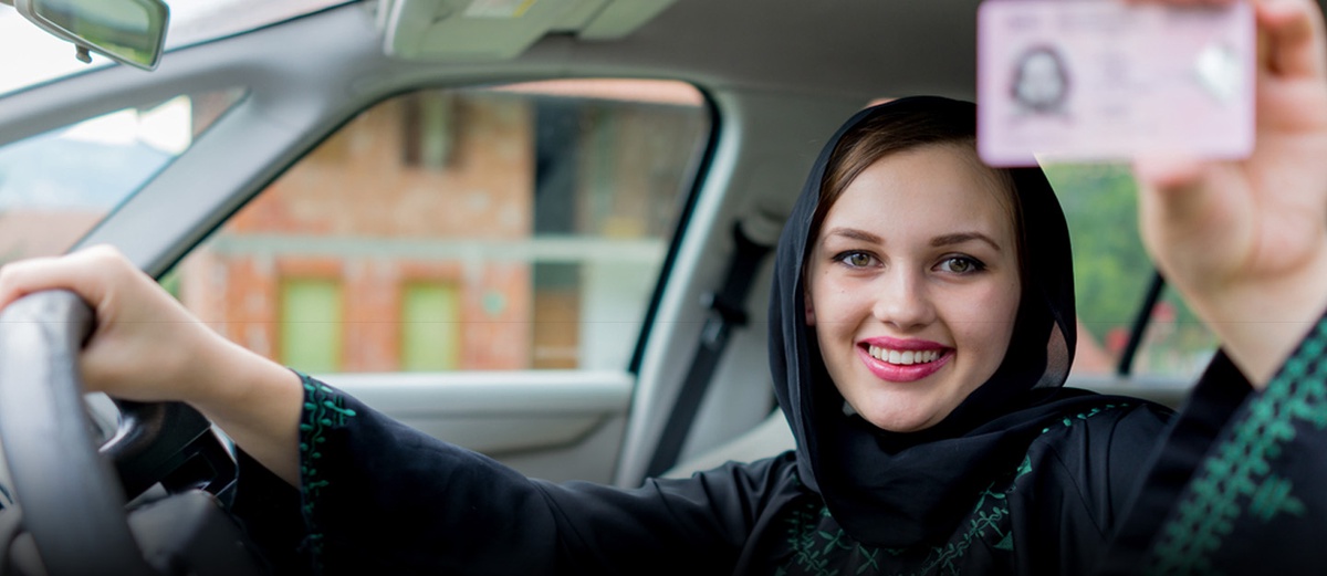 Hire A Car With A Driver In Dubai To Ease Your Travel