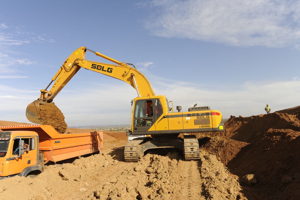 Five different types of earthmoving equipment commonly used