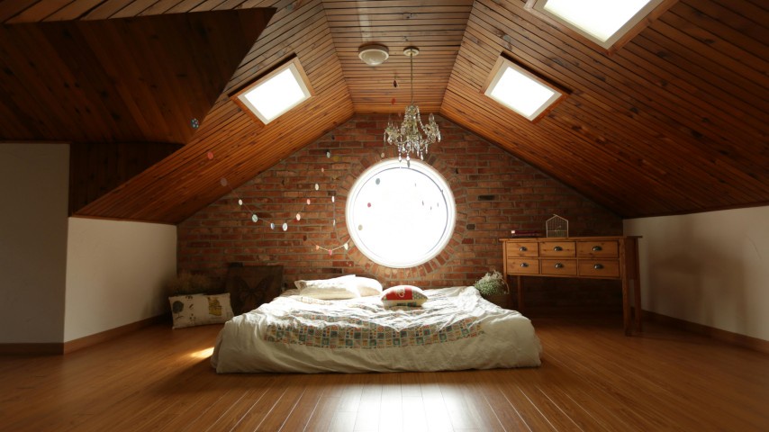 Elevating Loft Bedroom Living: 8 Ideas for Improvement