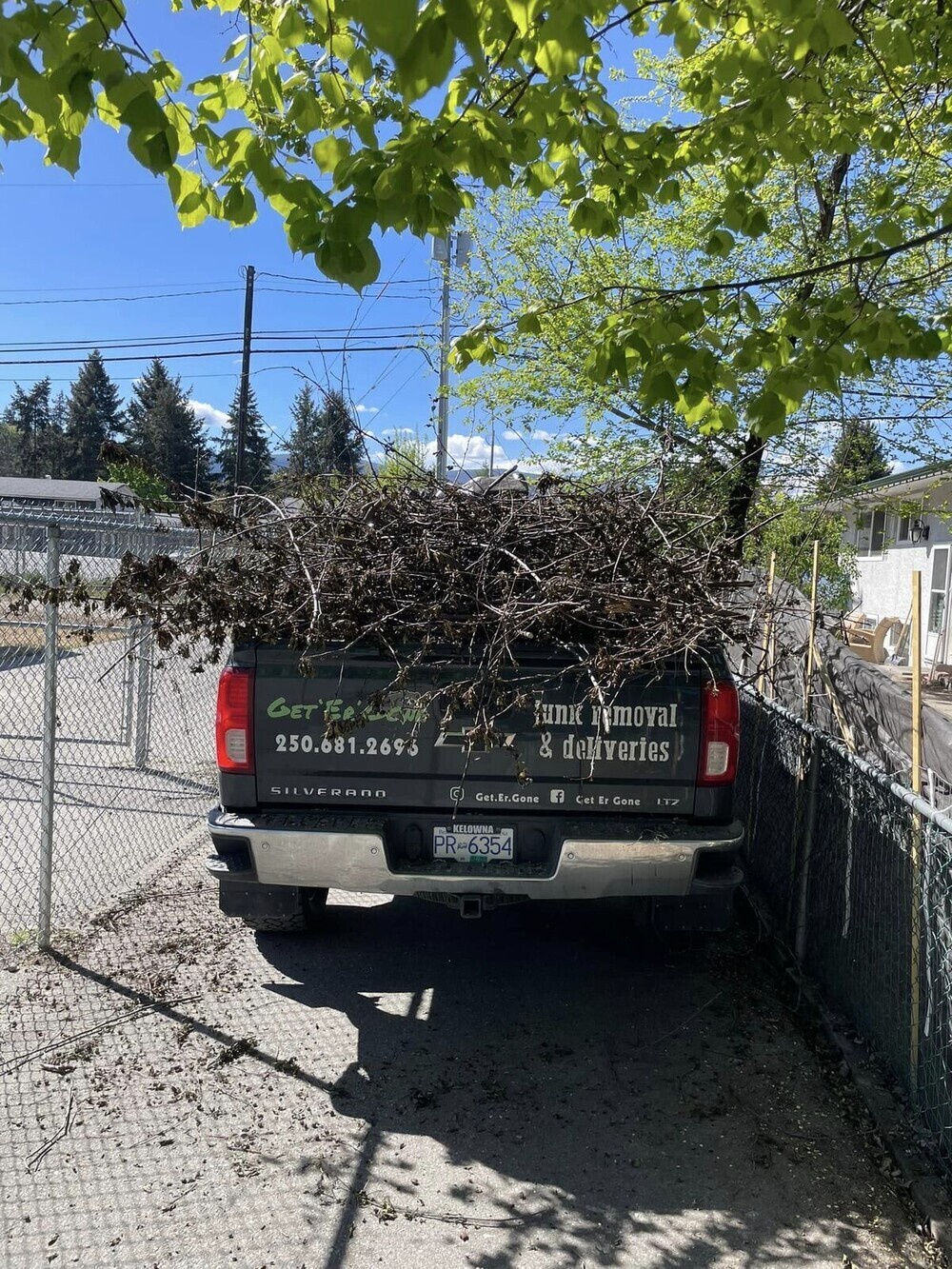 Tops 5 Advantages of Hiring Junk Removal Services