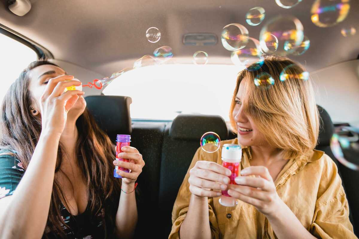 How to Choose the Best Party Bus Rental in Toronto