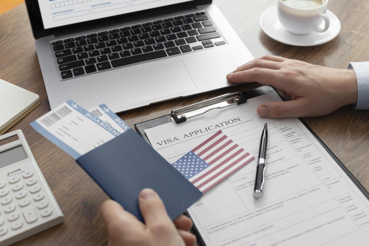 A Guide to Work Permits in the USA: Understanding the H-1B Visa and Other Work Visa Options