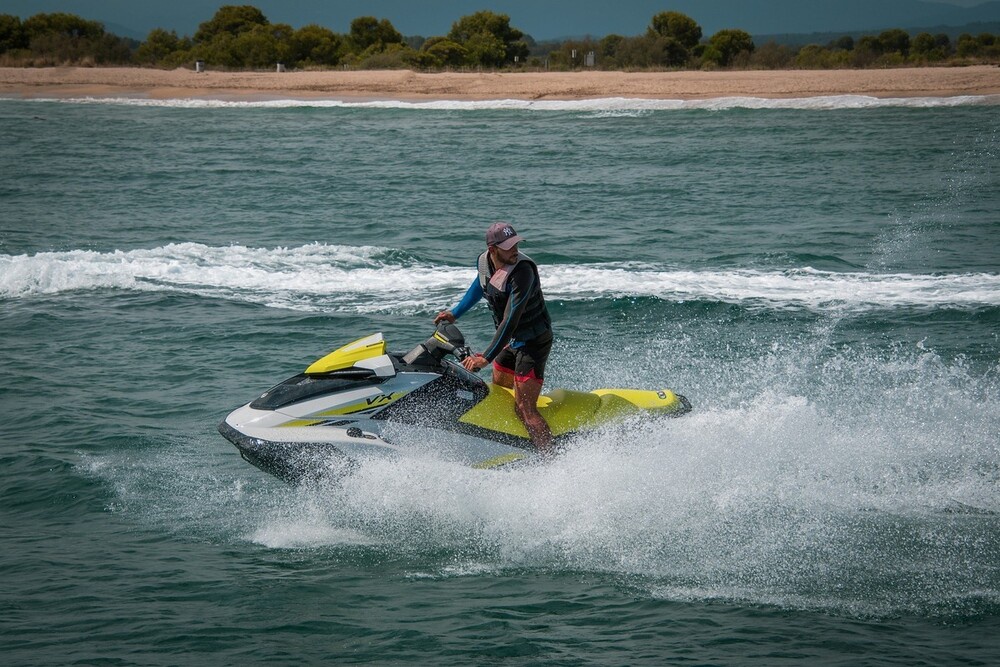 Thrilling Waves: Your Ultimate Guide to Jet Ski Adventures