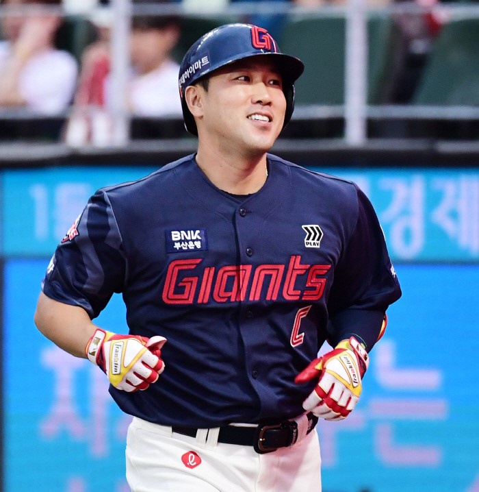 'Captain' Joon-woo Jeon started the home run gun