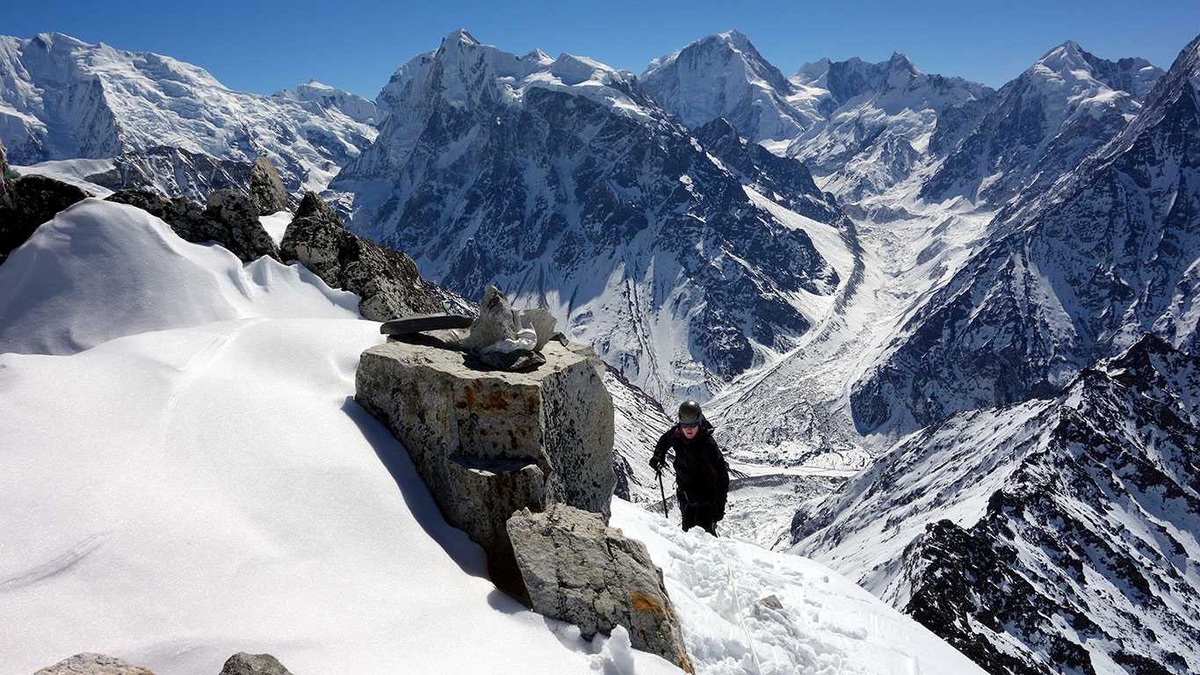 How Long Does It Take to Climb Yala Peak?