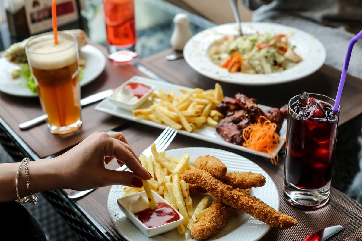 The Future of Food: How Technology is Transforming the Food and Beverage Industry