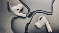 Are the Apple AirPods (Pro, Max) waterproof? All models overview