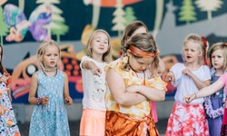 How to choose the right performing arts class for your child?