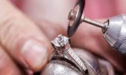 Timeless Craftsmanship and Convenient Services: Watch Battery Repair Near You at the Best Jewelry Store