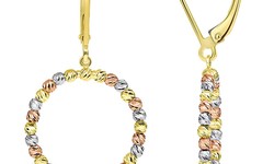 Exploring Women's Gold Earrings for Every Style