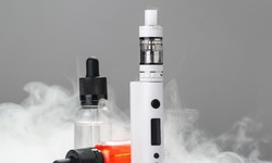 What are the distinguishing features of the "King" vape device and how does it compare to other vaping products on the market