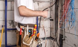 Why Calling An Electrician Is Essential In Handling Urgent Electrical Issues?