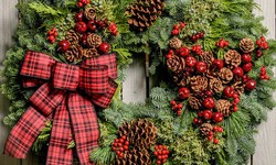 Creating a Stunning Fresh Garland for the Holidays